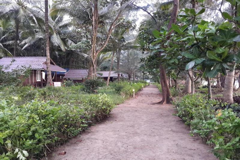 Phayam Coconut Beach Resort