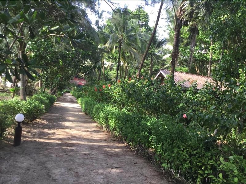 Phayam Coconut Beach Resort