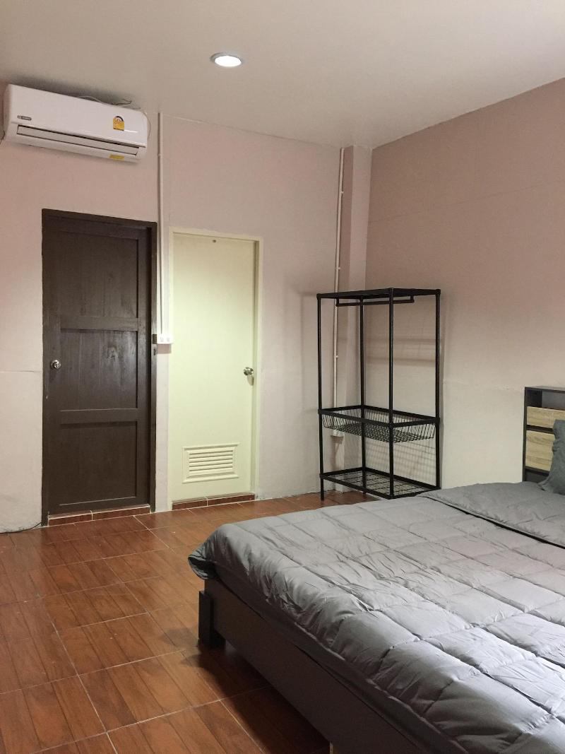 Smile Home Guesthouse image