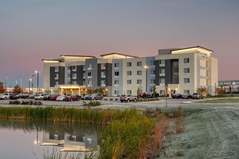 Towneplace Suites By Marriott Indianapolis Airport image