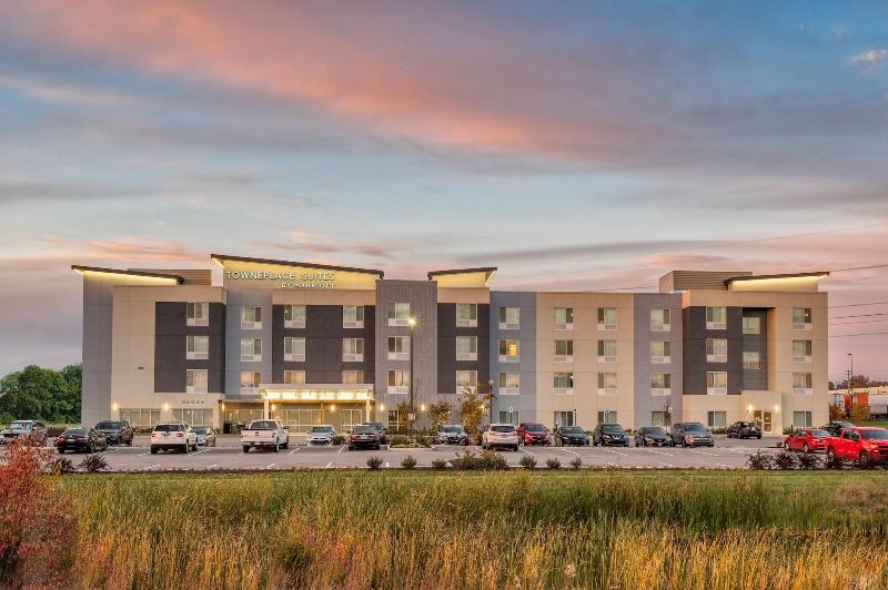 Towneplace Suites By Marriott Indianapolis Airport image