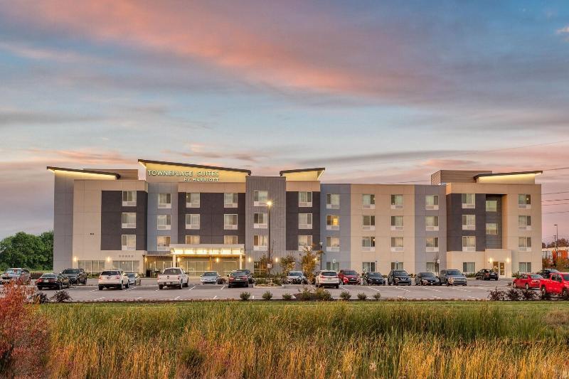 Towneplace Suites By Marriott Indianapolis Airport image