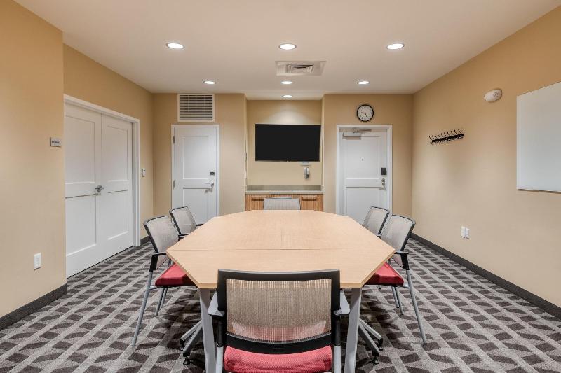 Towneplace Suites By Marriott Indianapolis Airport image