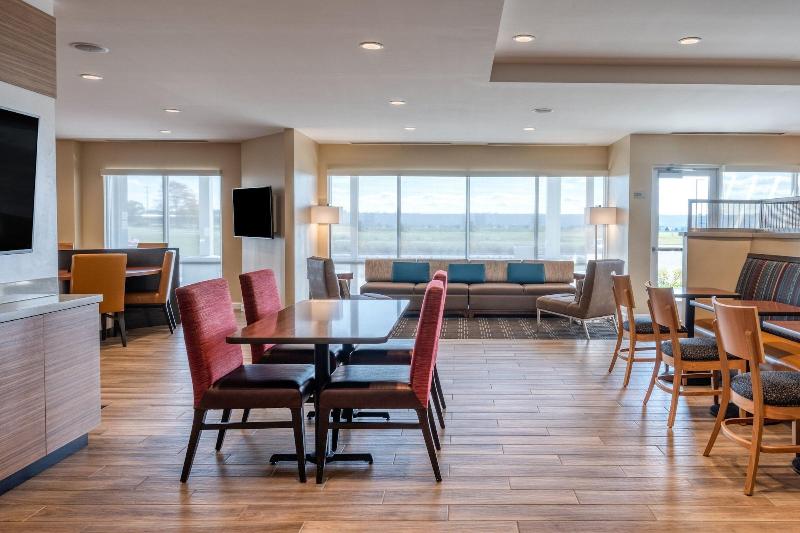 Towneplace Suites By Marriott Indianapolis Airport image