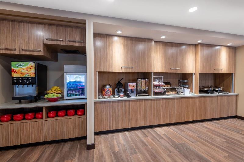 Towneplace Suites By Marriott Indianapolis Airport image