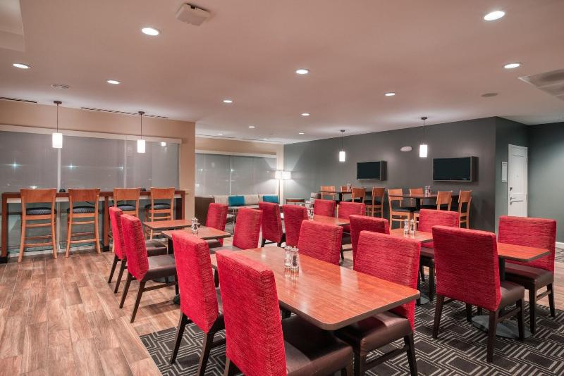 Towneplace Suites By Marriott Indianapolis Airport image