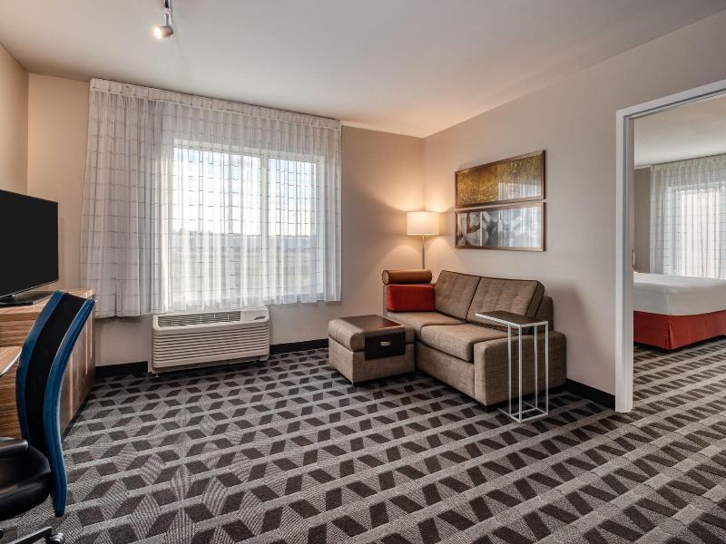 Towneplace Suites By Marriott Indianapolis Airport image