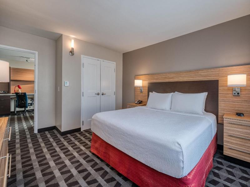 Towneplace Suites By Marriott Indianapolis Airport image