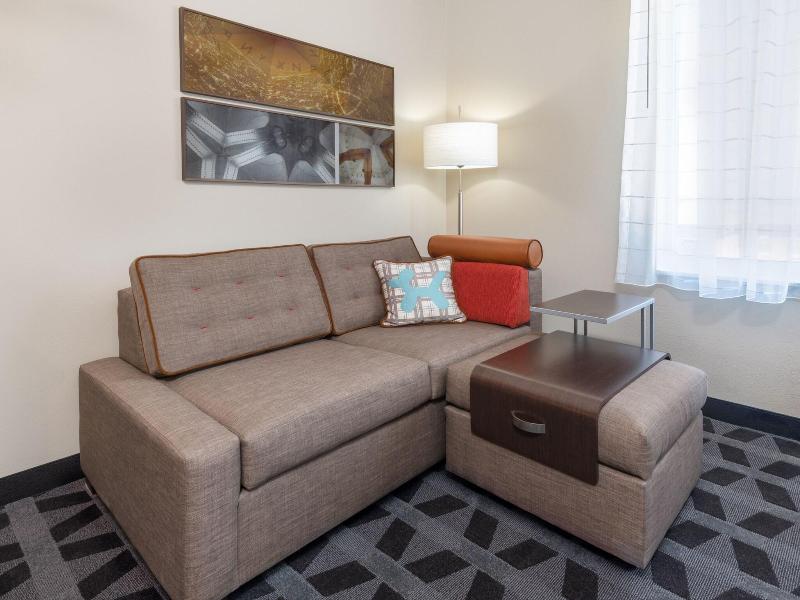 Towneplace Suites By Marriott Indianapolis Airport image