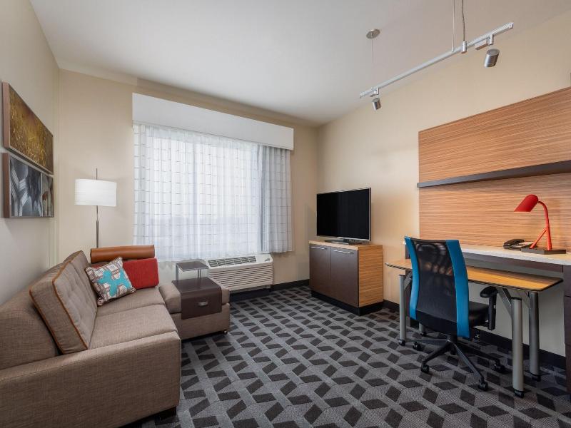 Towneplace Suites By Marriott Indianapolis Airport image