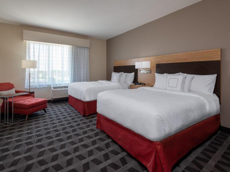 Towneplace Suites By Marriott Indianapolis Airport image