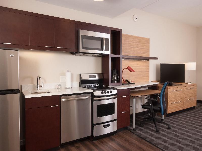 Towneplace Suites By Marriott Indianapolis Airport image