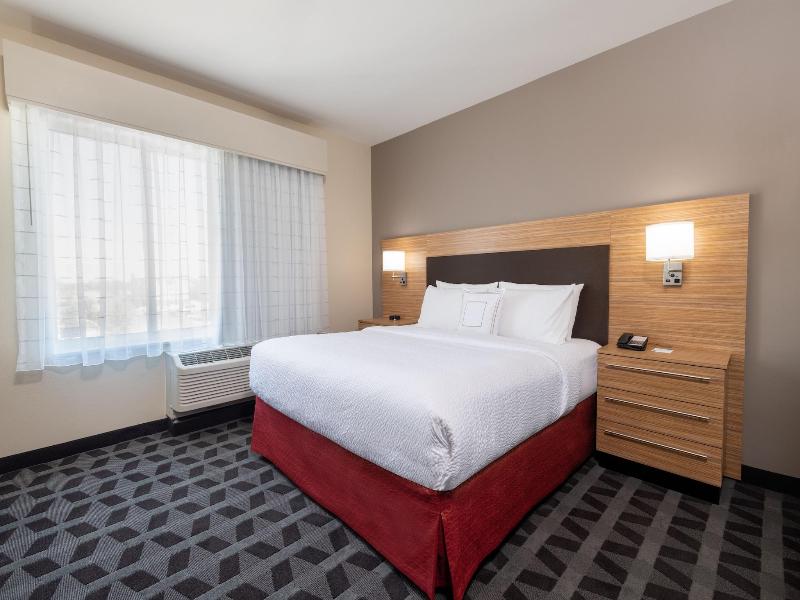 Towneplace Suites By Marriott Indianapolis Airport image