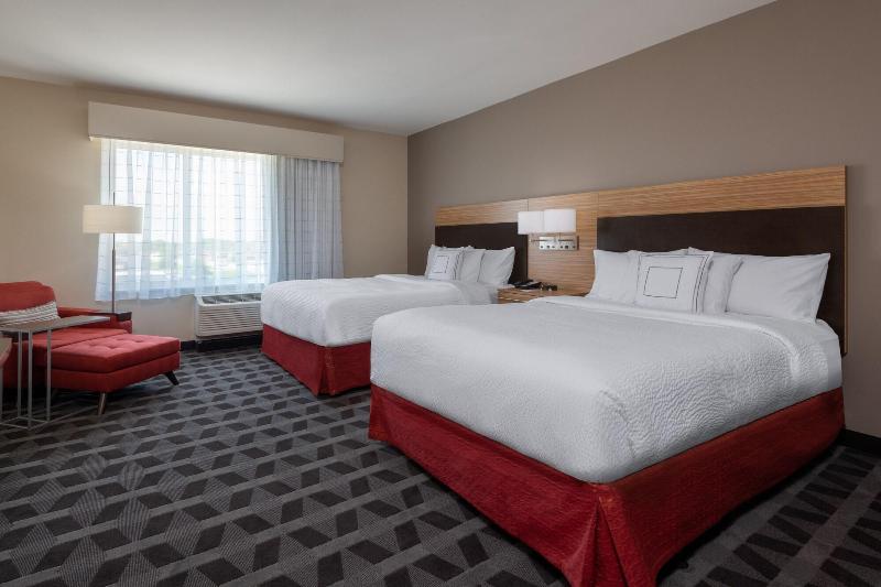 Towneplace Suites By Marriott Indianapolis Airport image