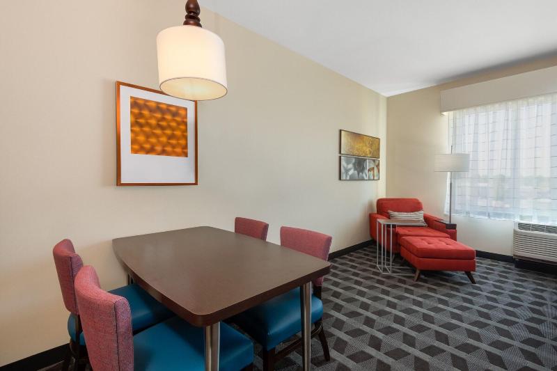 Towneplace Suites By Marriott Indianapolis Airport image