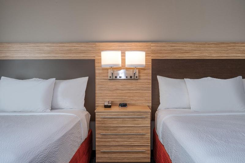 Towneplace Suites By Marriott Indianapolis Airport image