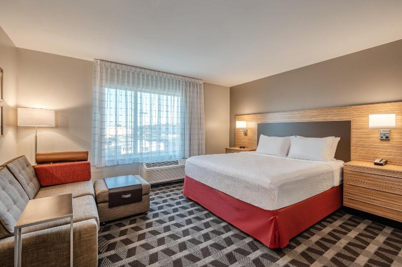 Towneplace Suites By Marriott Indianapolis Airport image