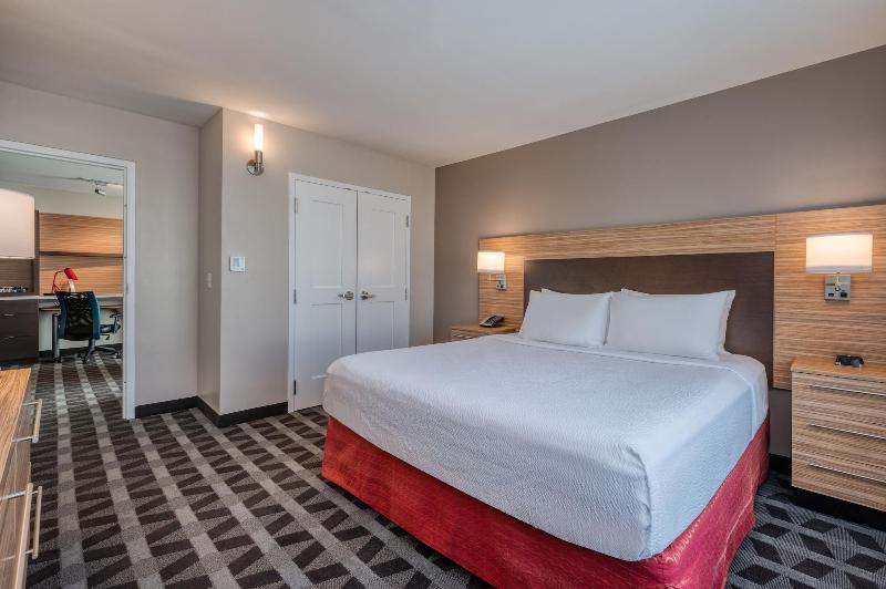 Towneplace Suites By Marriott Indianapolis Airport image