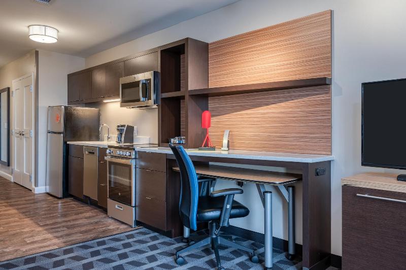 Towneplace Suites By Marriott Indianapolis Airport image