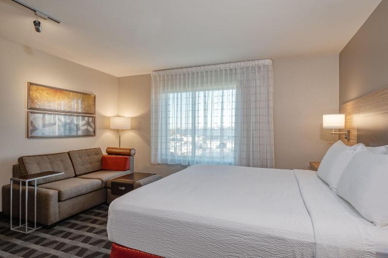 Towneplace Suites By Marriott Indianapolis Airport image
