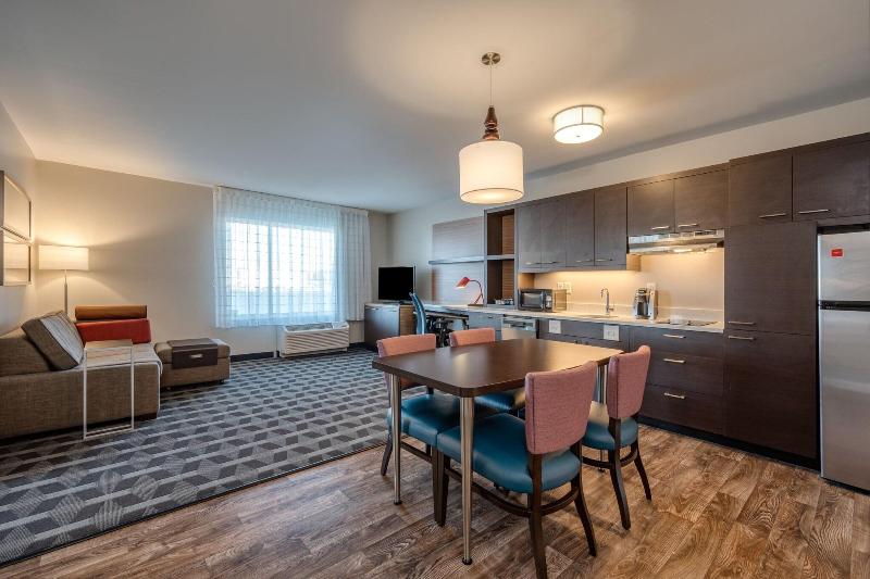 Towneplace Suites By Marriott Indianapolis Airport image