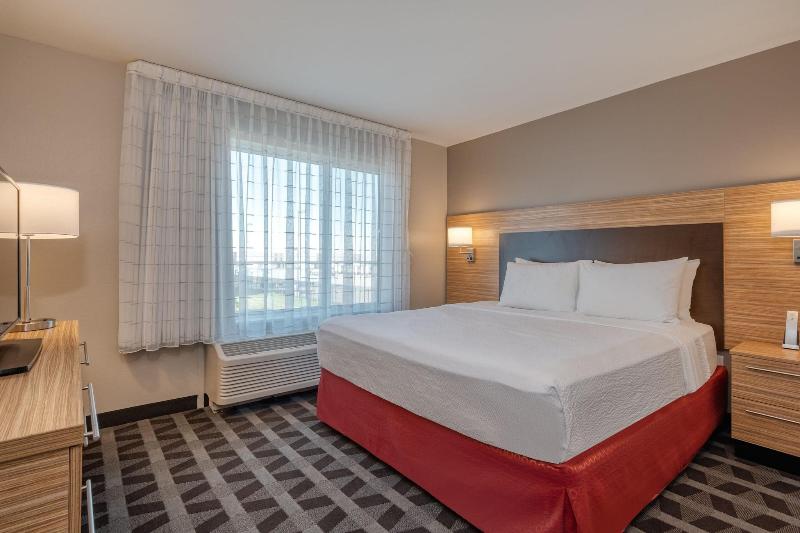 Towneplace Suites By Marriott Indianapolis Airport image