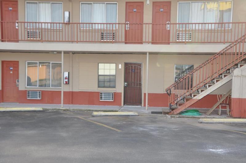Budget Inn image