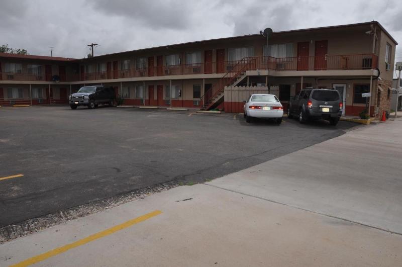 Budget Inn image