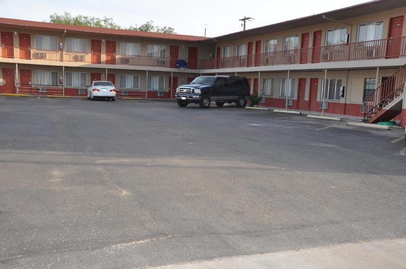 Budget Inn image 3