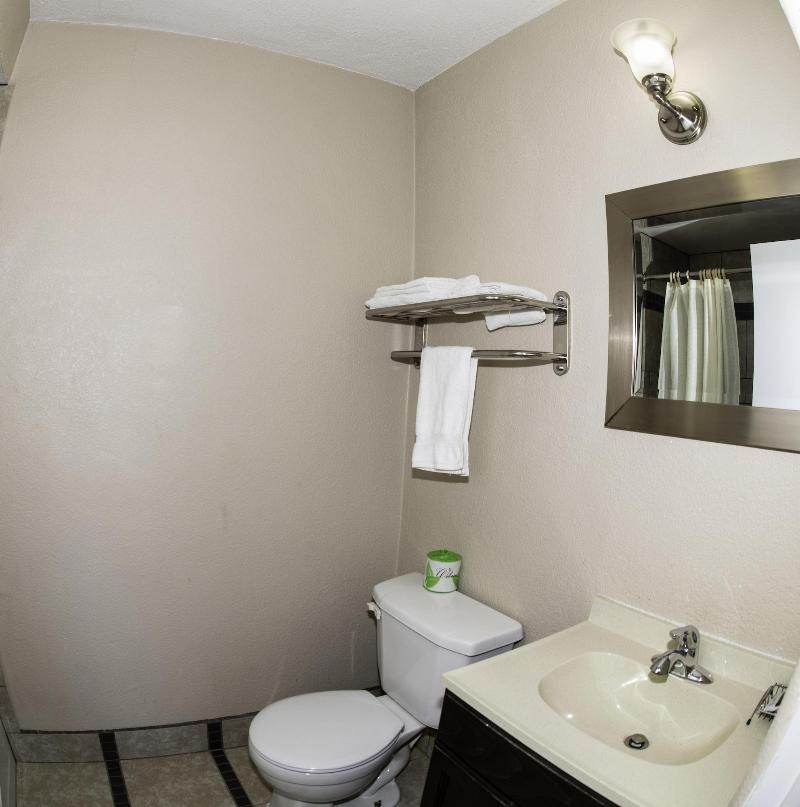 Budget Inn image 4