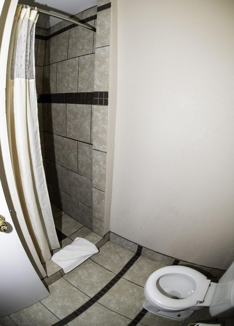 Budget Inn image 1