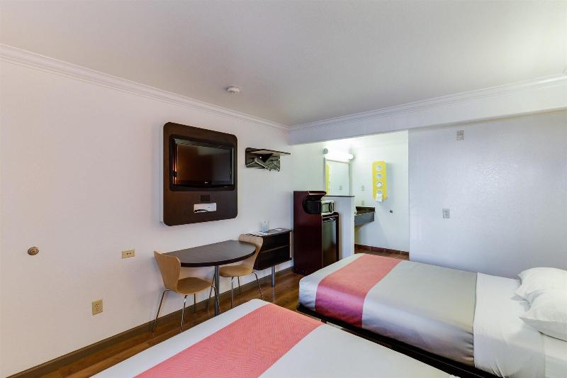 Motel 6 San Jose, CA - Convention Center image