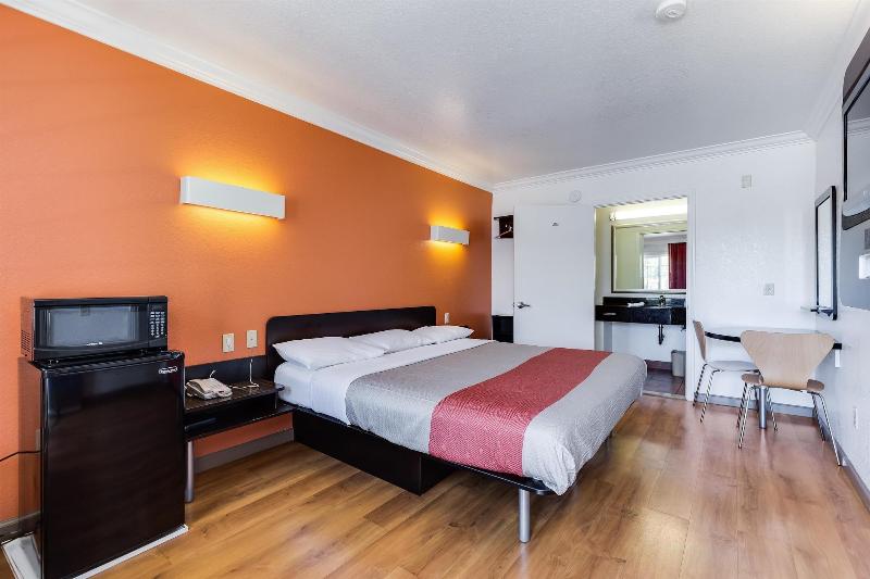 Motel 6 San Jose, CA - Convention Center image