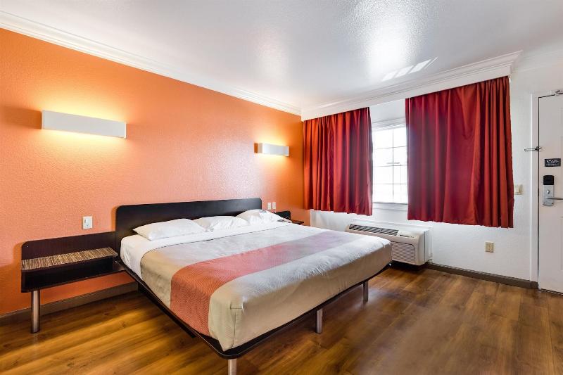 Motel 6 San Jose, CA - Convention Center image