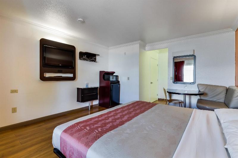 Motel 6 San Jose, CA - Convention Center image