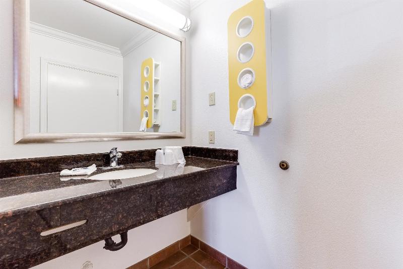 Motel 6 San Jose, CA - Convention Center image