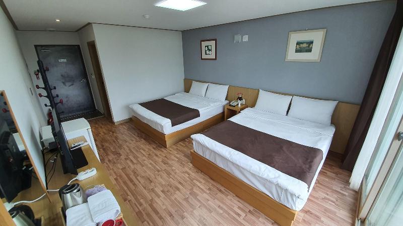 Blue Hawaii Hotel image