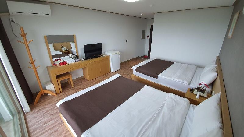 Blue Hawaii Hotel image