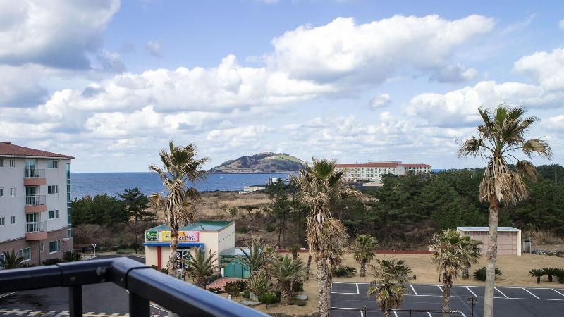 Blue Hawaii Hotel image