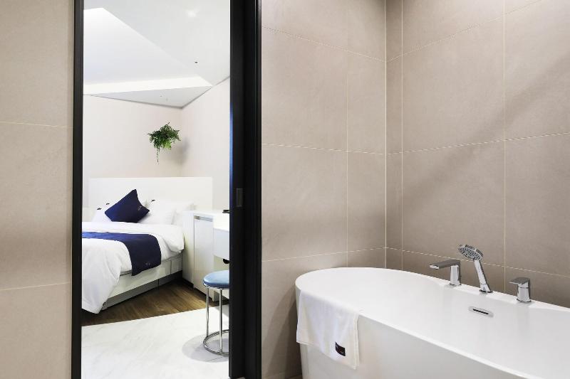 Hotel Aria image