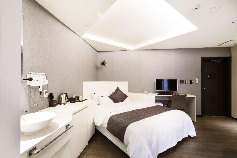 Hotel Aria image