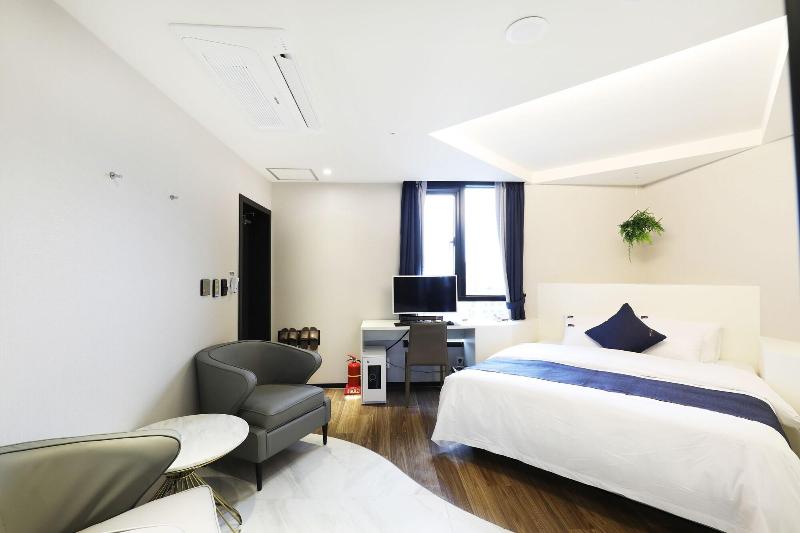 Hotel Aria image