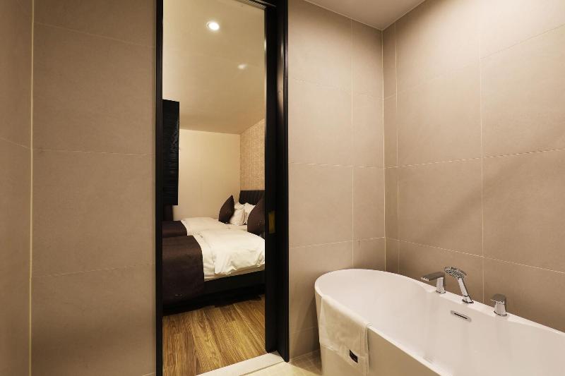 Hotel Aria image