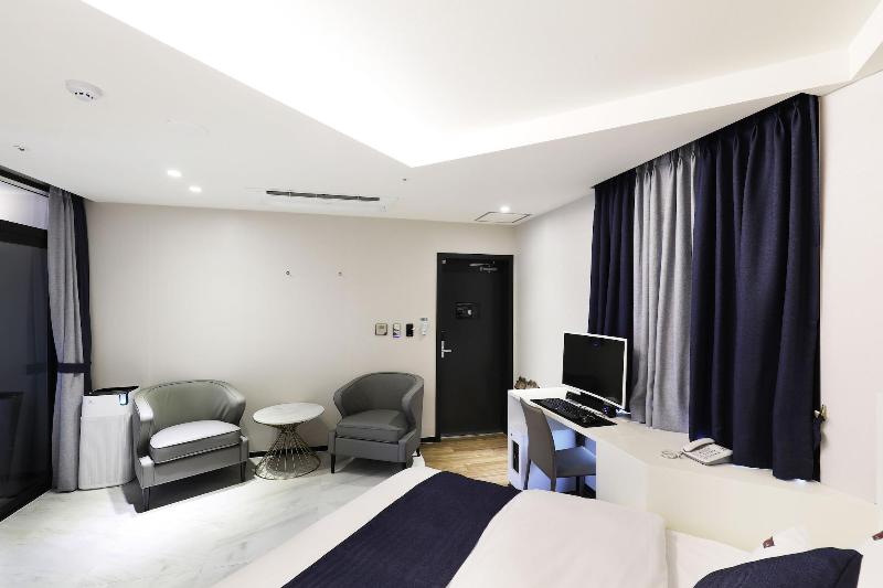 Hotel Aria image