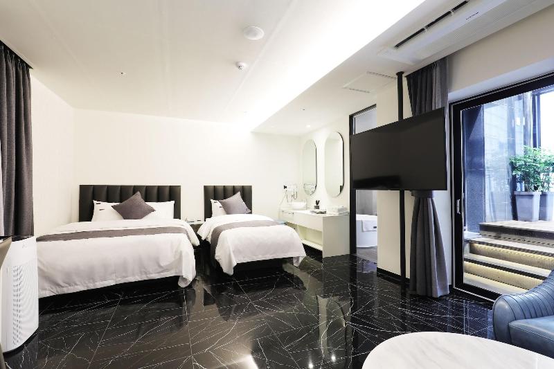 Hotel Aria image