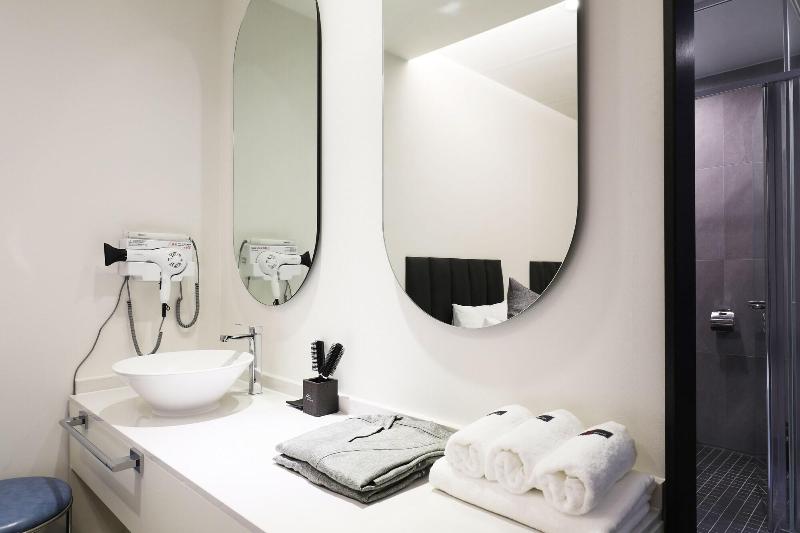 Hotel Aria image