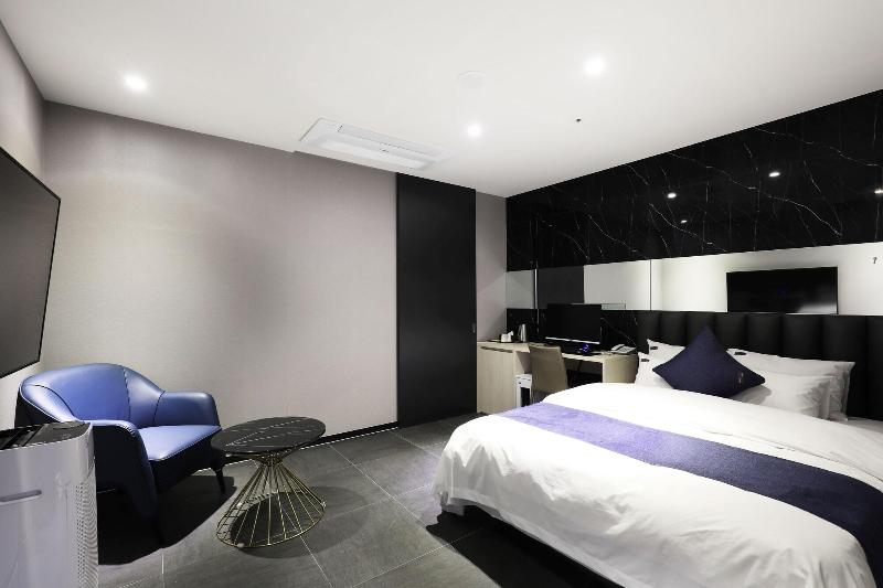 Hotel Aria image