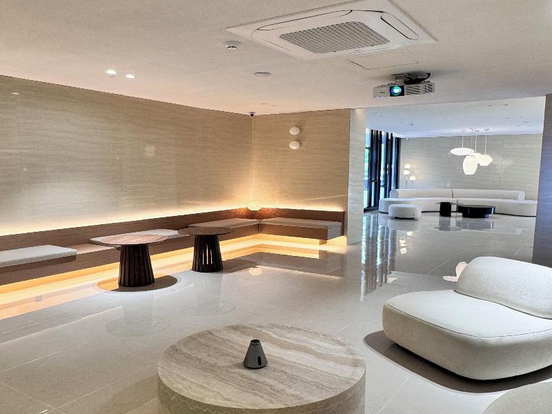 Airport Hotel image