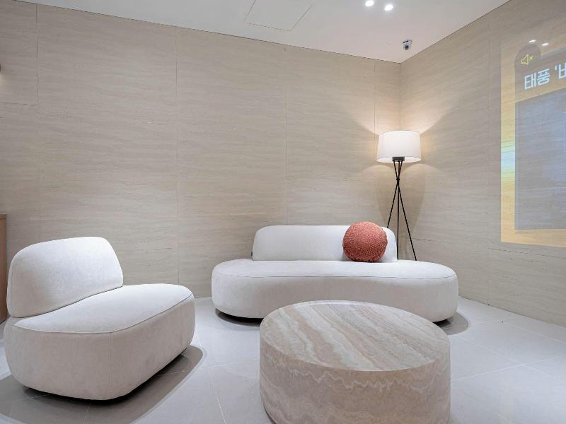 Airport Hotel image