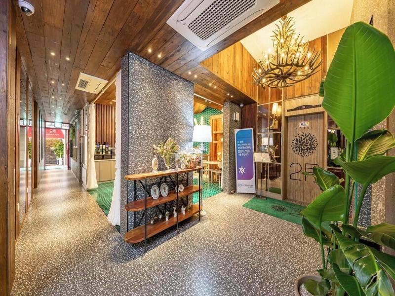 February Hotel Sungseo image